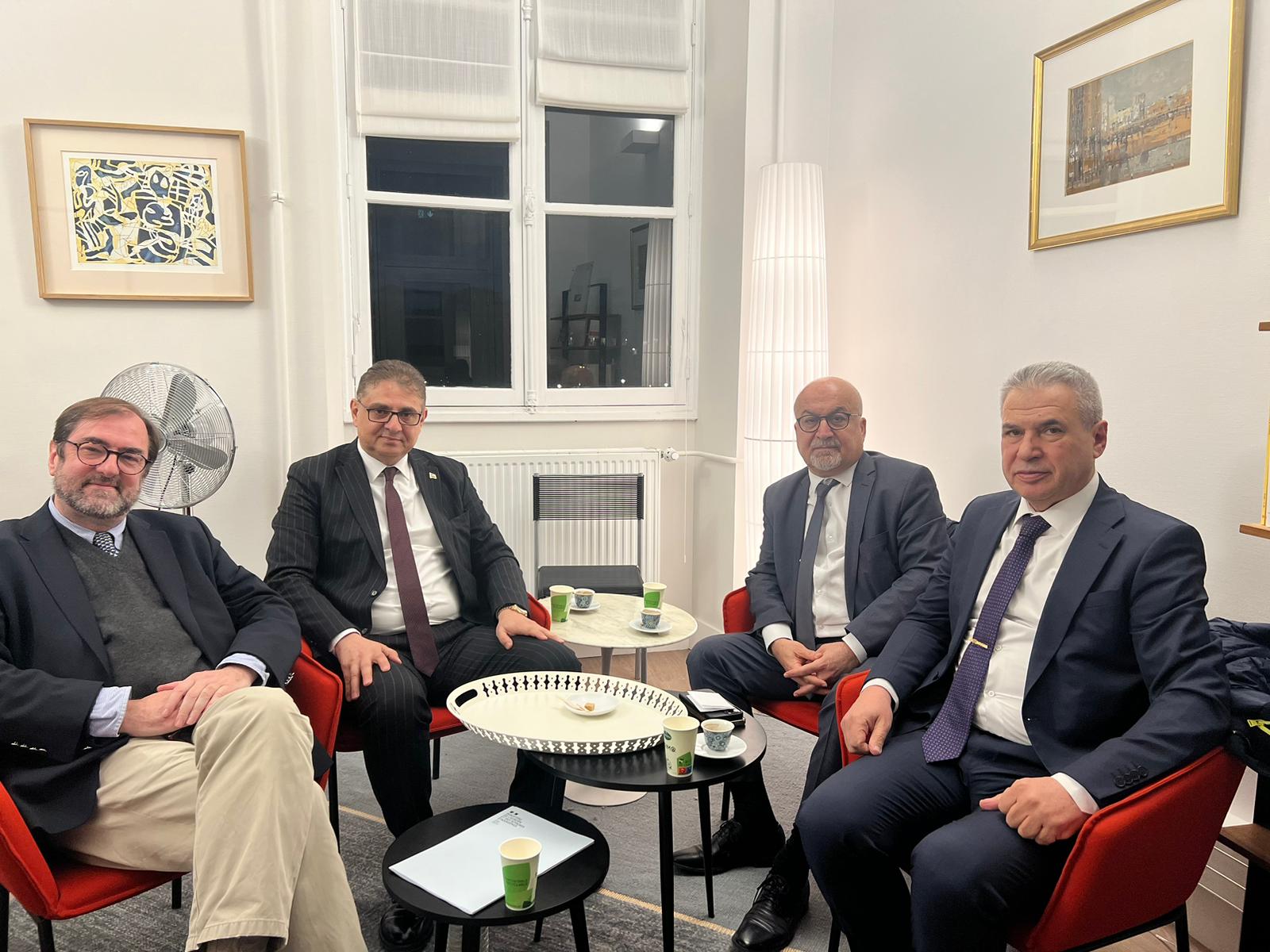 The delegation of the SNC meets the French Special Envoy to Syria